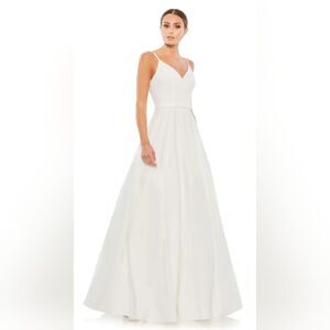 Mac Duggal CLASSIC A-LINE V-NECK BALLGOWN NWT size 16 white (48855)